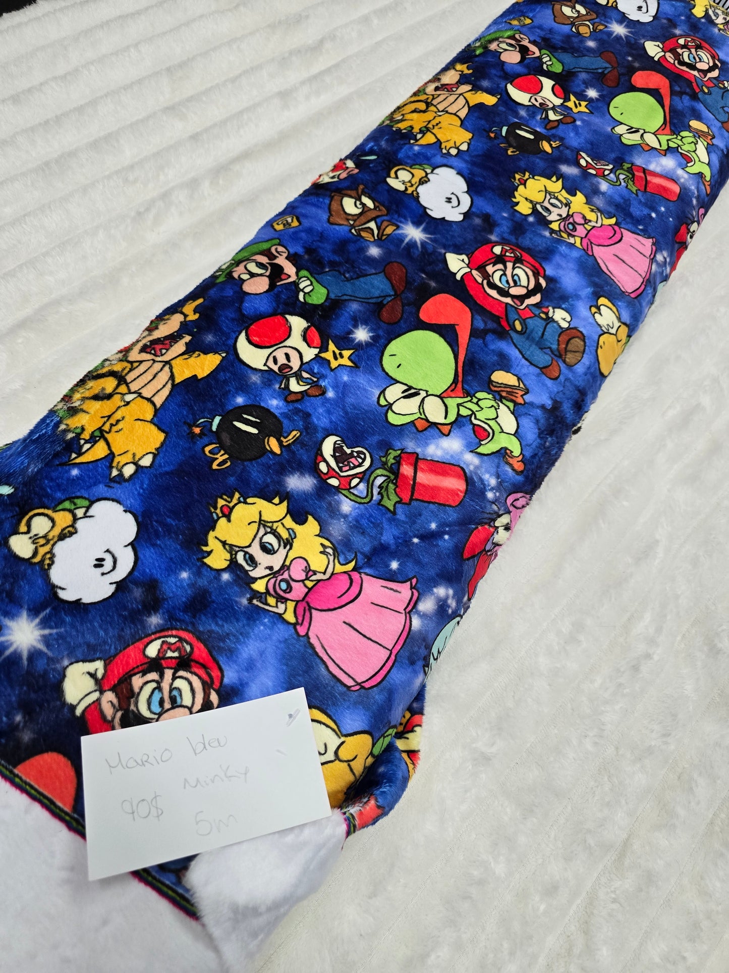 Mario bleu, minky