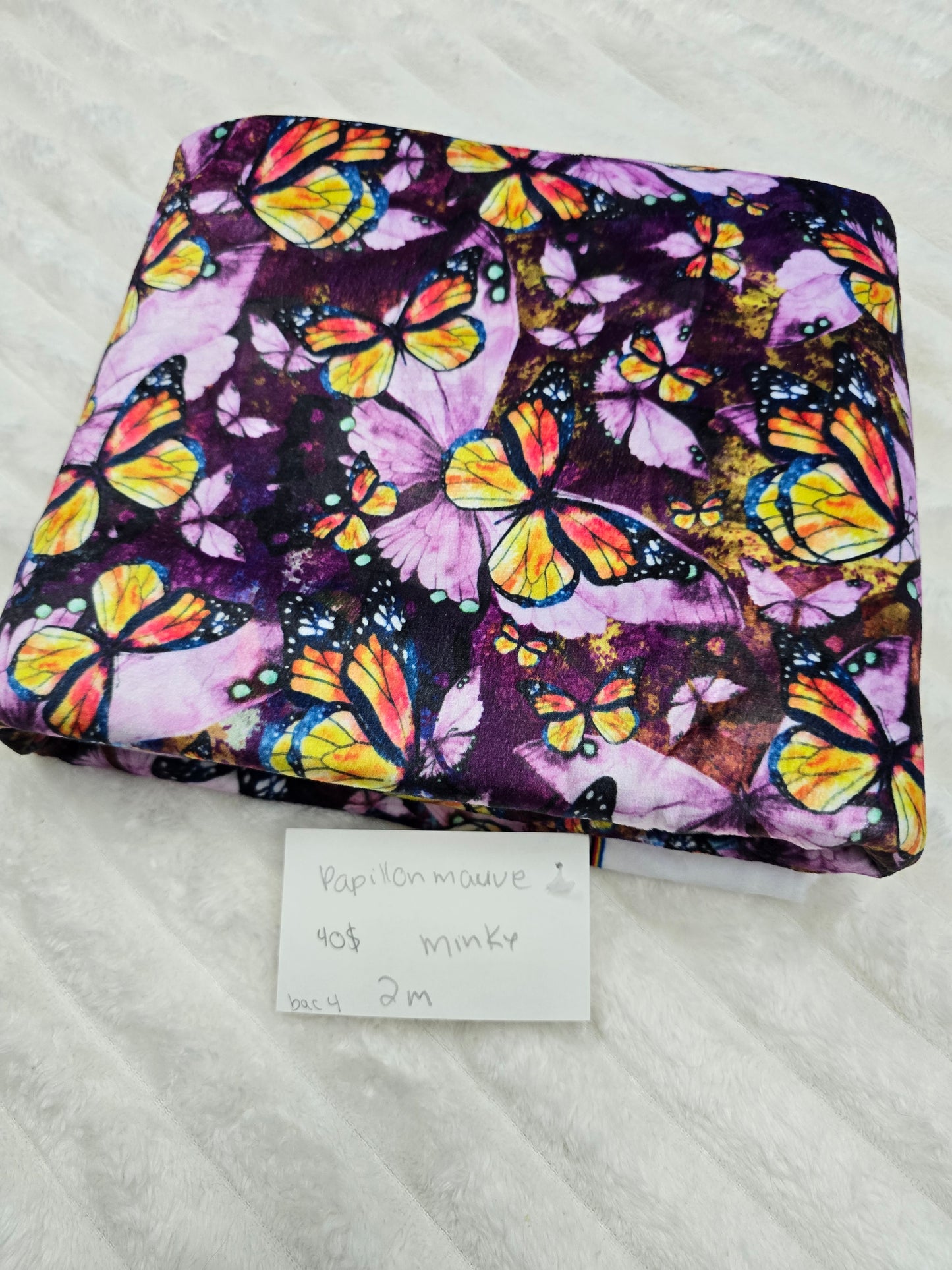 Papillon mauve, minky