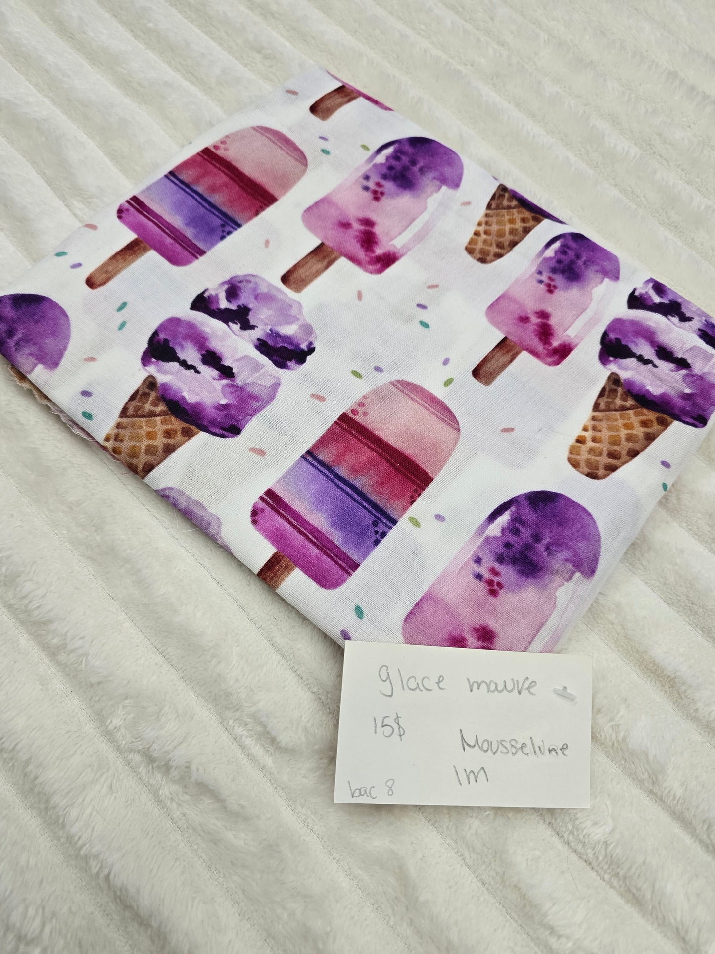Glace mauve, mousseline